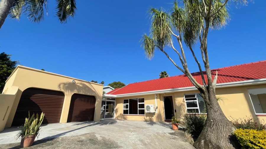 5 Bedroom Property for Sale in Beacon Bay Eastern Cape